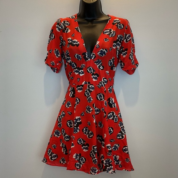 Réalisation Par The Ozzie Pansy Mini Dress Red Floral V Neck XS Silk (FLAW) - Picture 2 of 9